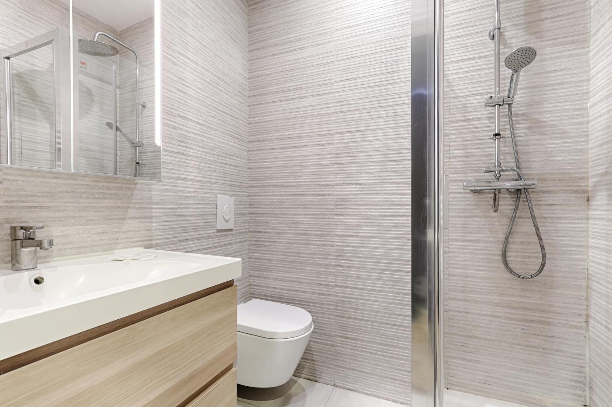 De Charme 2br Canal Saint Martin Appartamento